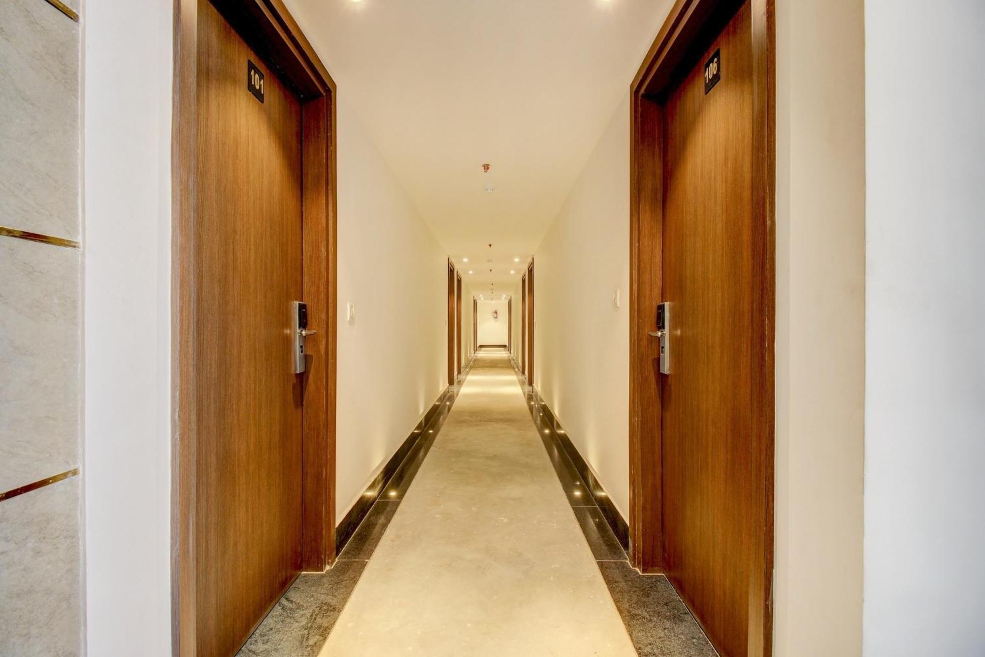 Super Townhouse Oak Aurelia Grand Hotel Lucknow Exterior foto