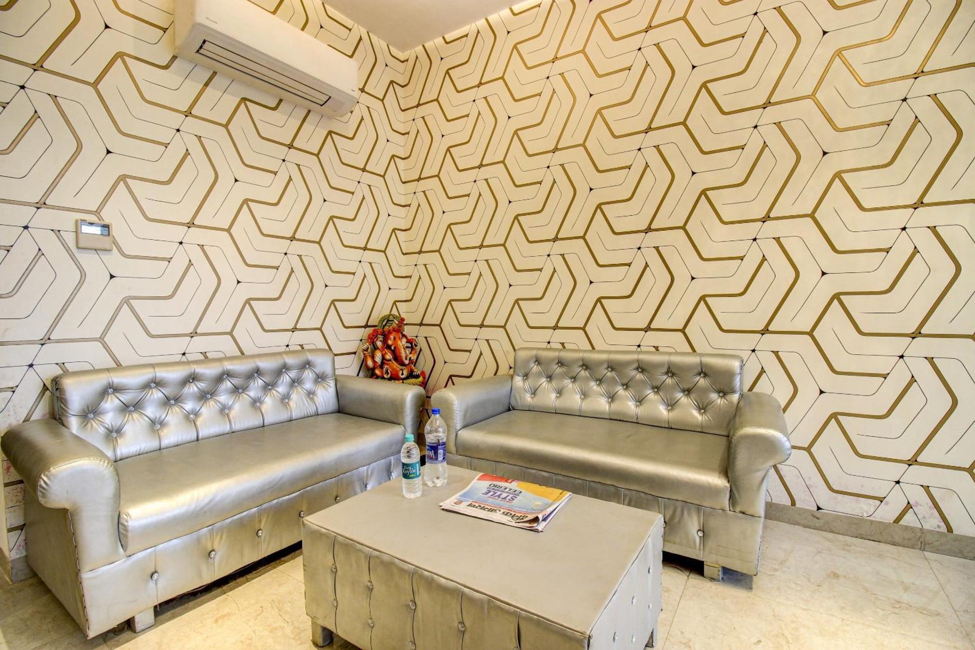Super Townhouse Oak Aurelia Grand Hotel Lucknow Exterior foto
