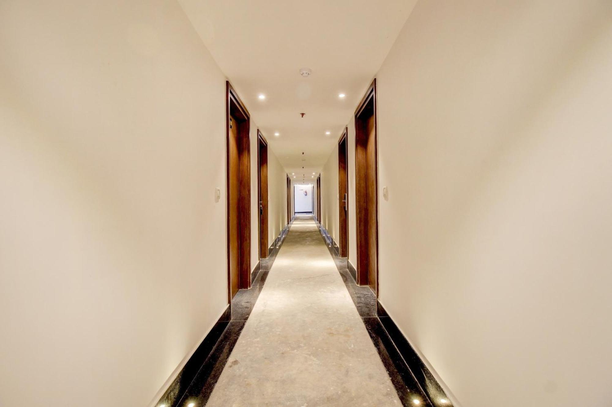 Super Townhouse Oak Aurelia Grand Hotel Lucknow Exterior foto